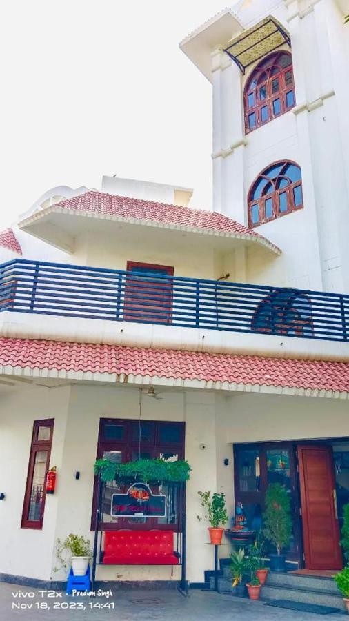 Mauji'S Villa Hotel & Guest House Prayagraj Esterno foto