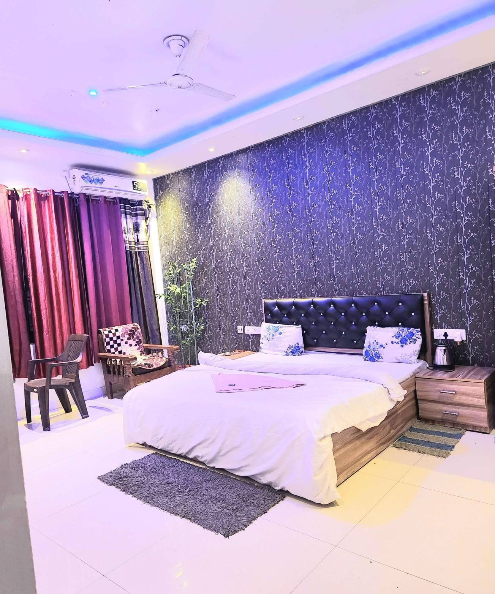 Mauji'S Villa Hotel & Guest House Prayagraj Esterno foto