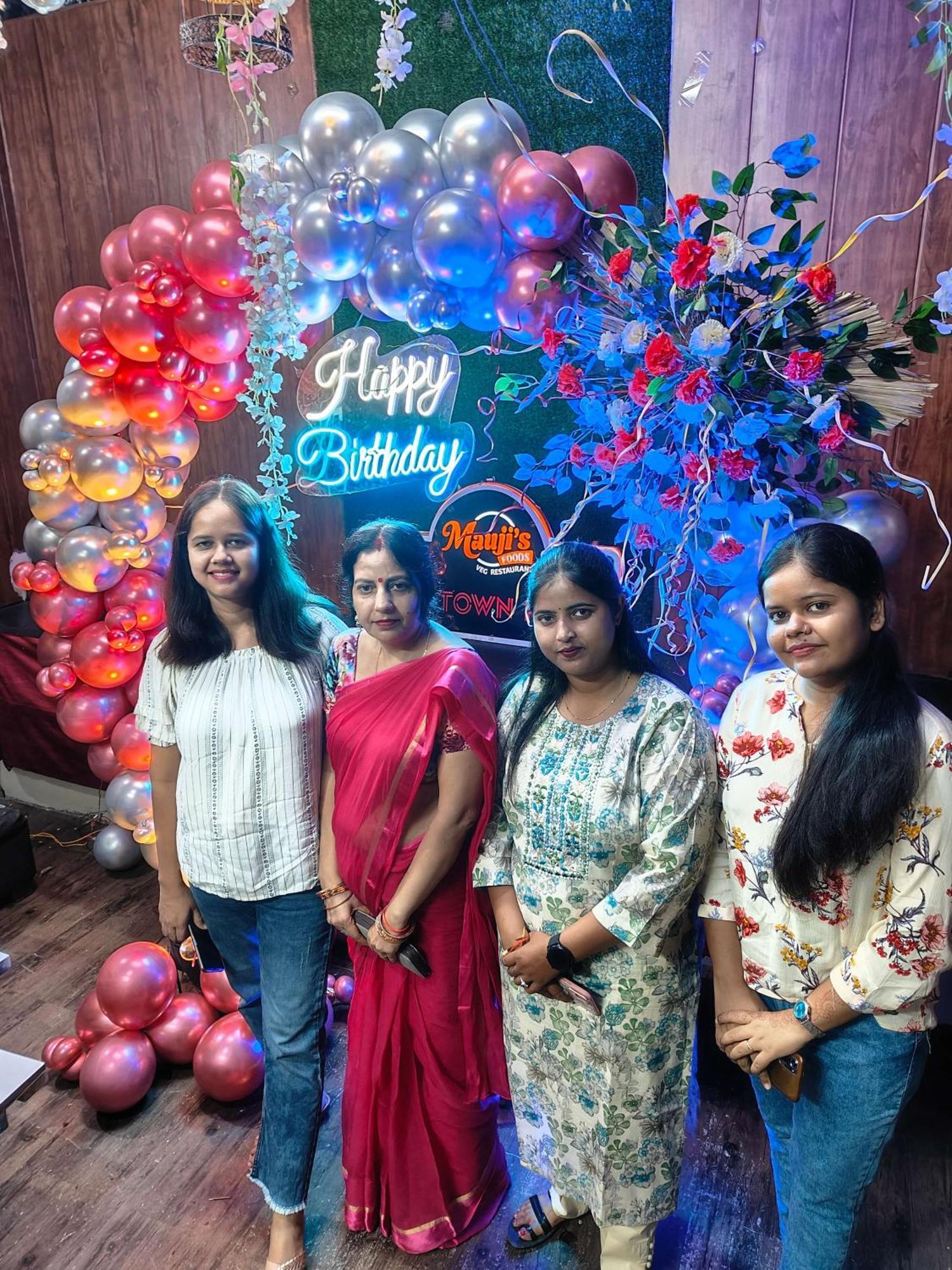 Mauji'S Villa Hotel & Guest House Prayagraj Esterno foto